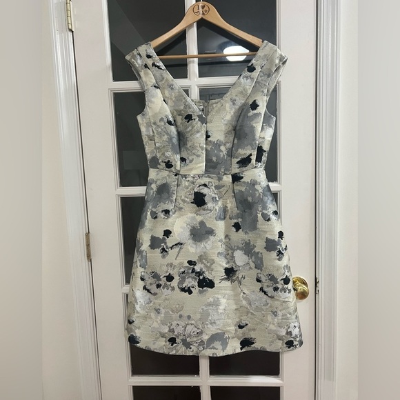 Reiss  Melba Metalic Jacquard A Line Dress  - Size 8 - Picture 3 of 10
